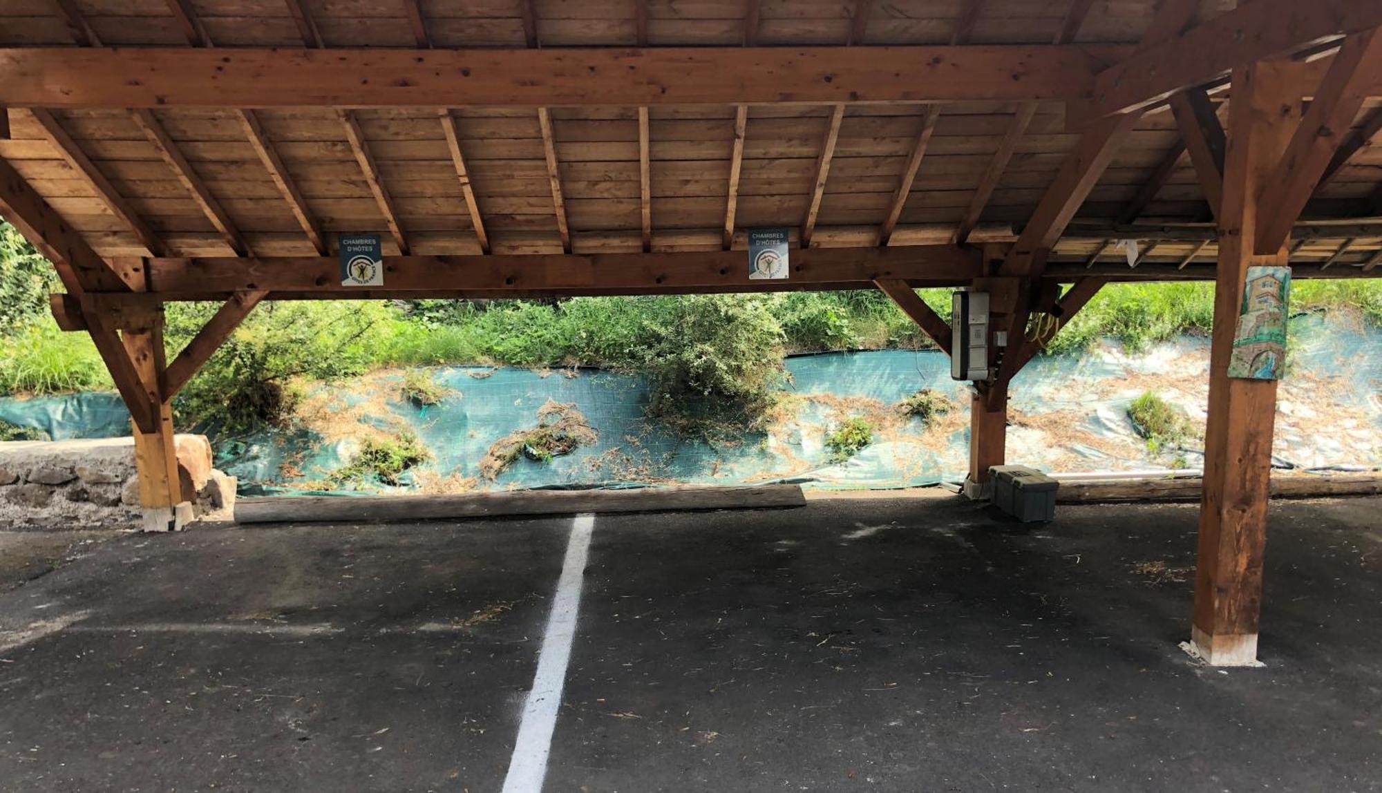 Le Clos Des Pierres Rouges Saint Privat d'Allier Bagian luar foto