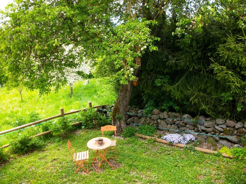Le Clos Des Pierres Rouges Saint Privat d'Allier Bagian luar foto