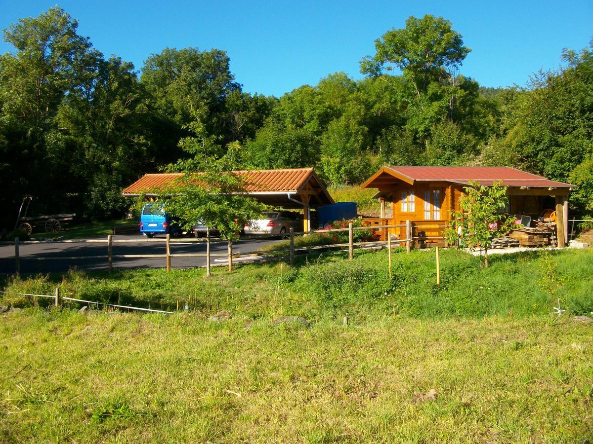 Le Clos Des Pierres Rouges Saint Privat d'Allier Bagian luar foto